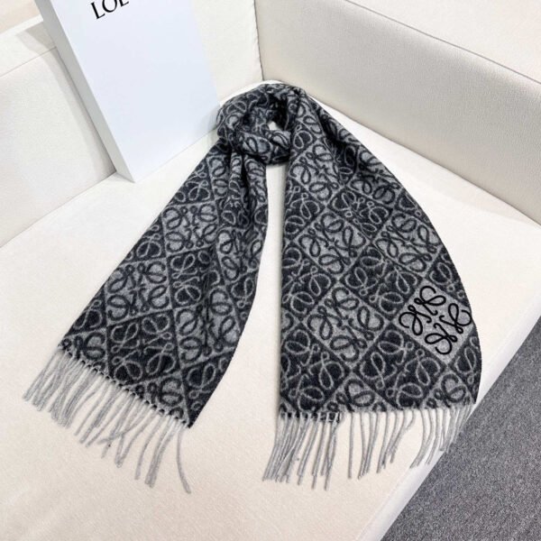 IDF811SS1X01 (3) LOEWE Anagram scarf in wool and cashmere