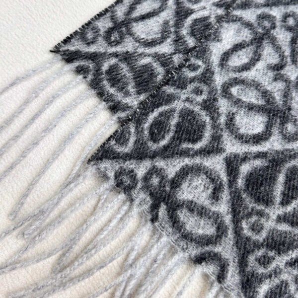 IDF811SS1X01 (6) LOEWE Anagram scarf in wool and cashmere