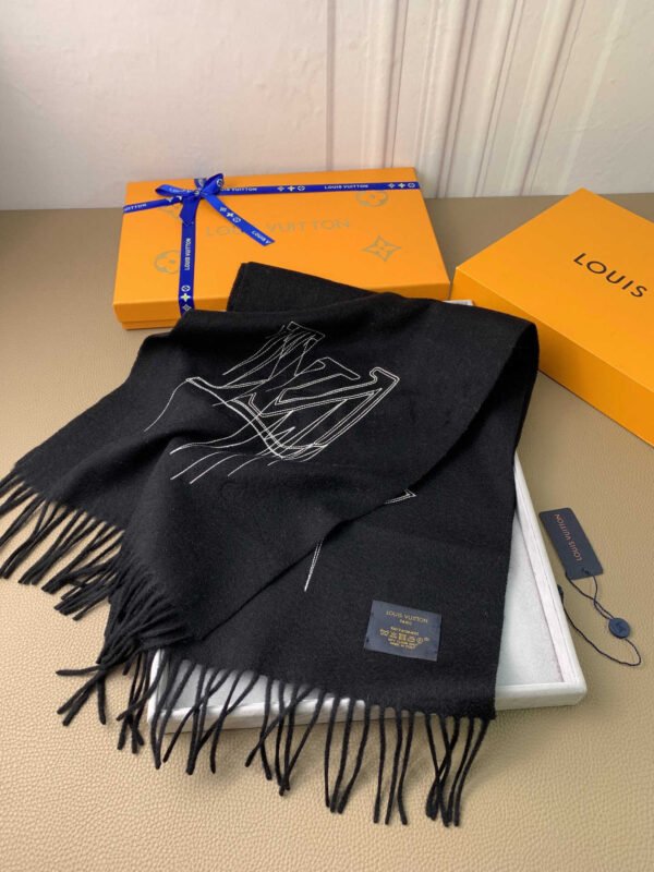 M77981 (3) LV STITCH scarf M77981