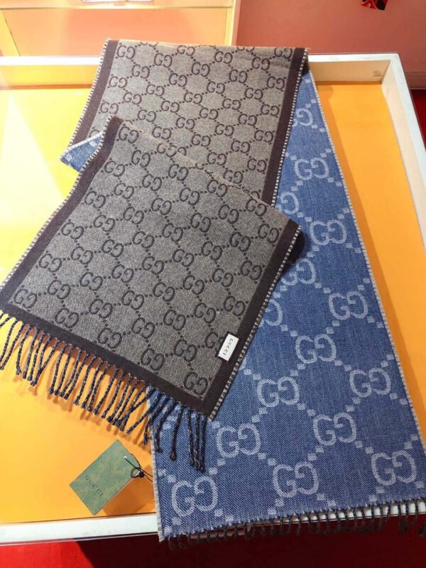 Gucci GG jacquard tassel knit scarf
